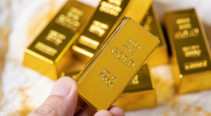Tech-Led Selloff Pushes Gold Below $4,100