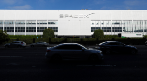 SpaceX, Charter in Talks Over US Phone Service
