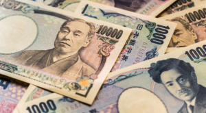 Traders Brace for 200 Yen Dollar Scenario as Currency Risks Mount