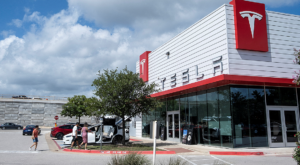 Tesla Earnings Miss as AI Expansion Weighs on Cash Flow