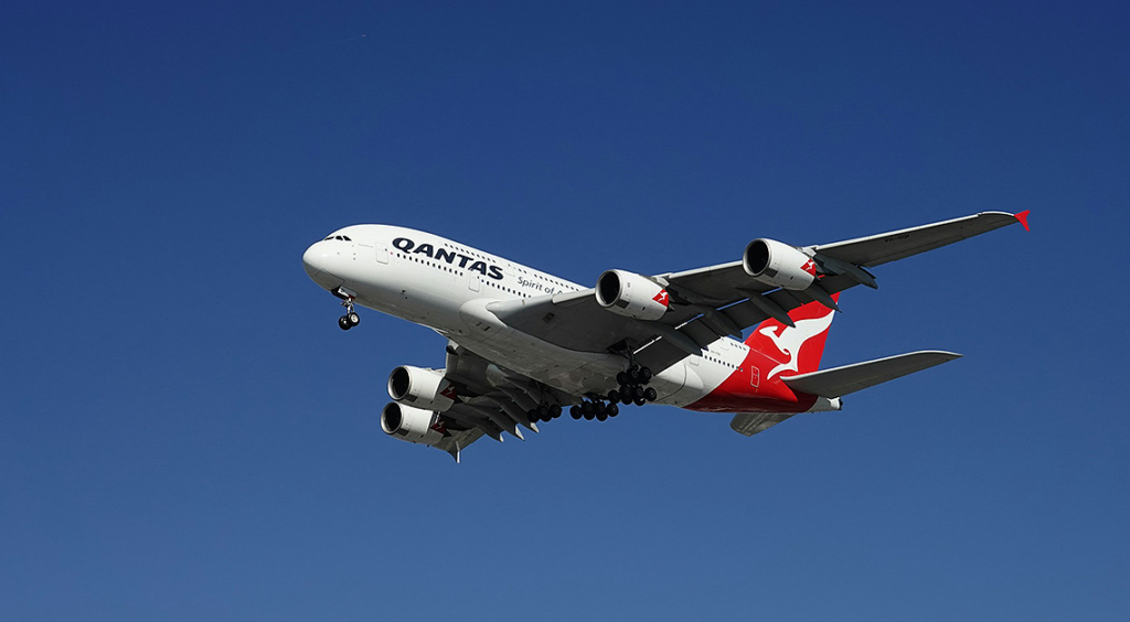 Qantas Profit Slumps to A$2.06B as Middle East War Hits Fuel Costs
